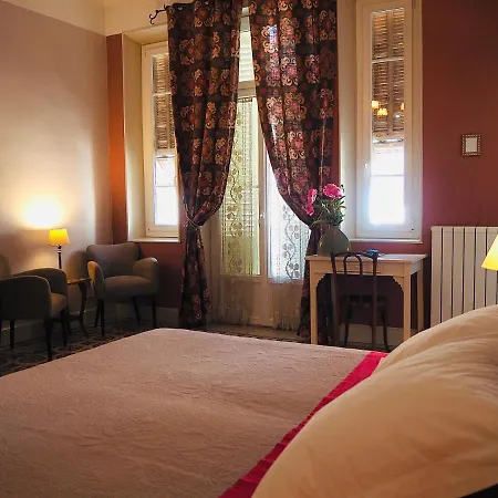 Maison Velvet